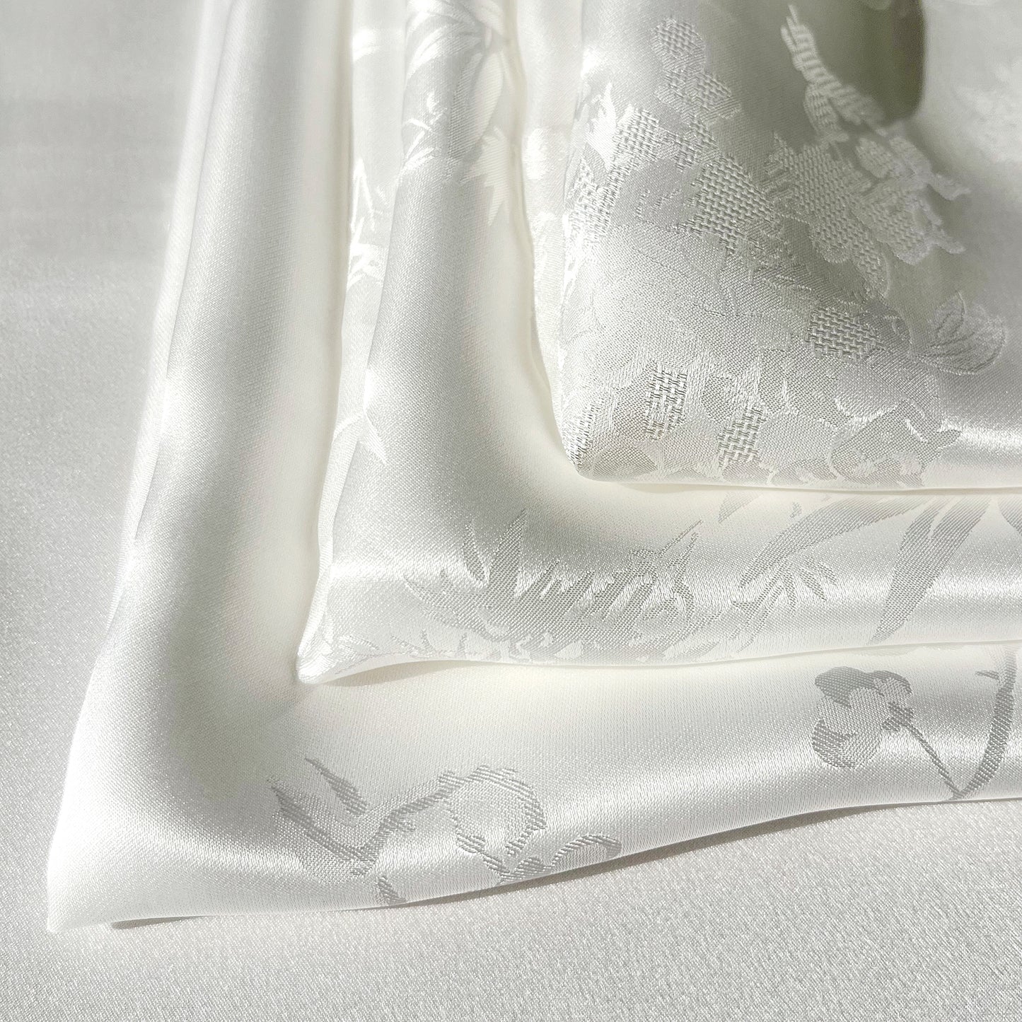 19 Momme Silk Viscose Sangbo Satin Jacquard Weaving Clothing Fabric Dresses Elegant Luxury For Women For Sewing By Meters 140cm