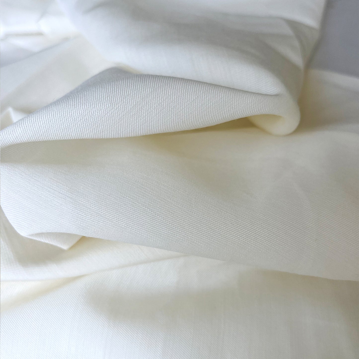 23 Momme Silk Wool Twill Fabric Dresses Elegant Luxury for Women for Sewing By Yards SW23
