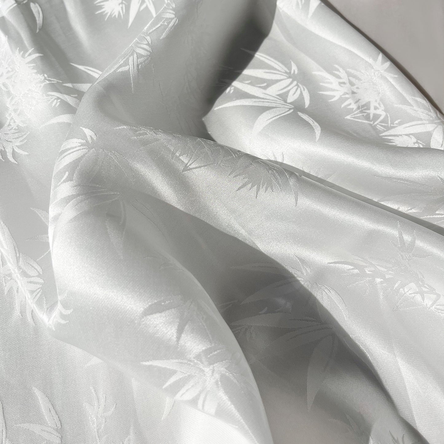 19 Momme Silk Viscose Sangbo Satin Jacquard Weaving Clothing Fabric Dresses Elegant Luxury For Women For Sewing By Meters 140cm