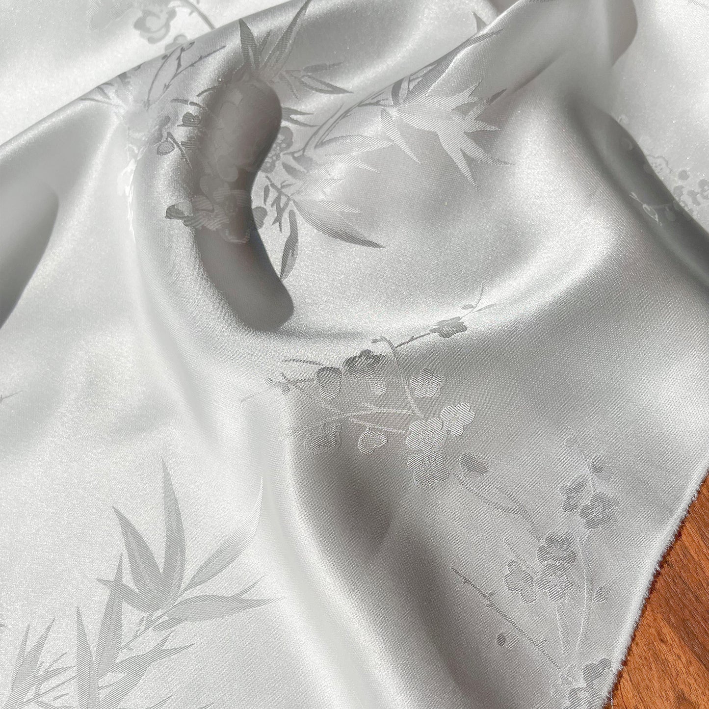 19 Momme Silk Viscose Sangbo Satin Jacquard Weaving Clothing Fabric Dresses Elegant Luxury For Women For Sewing By Meters 140cm