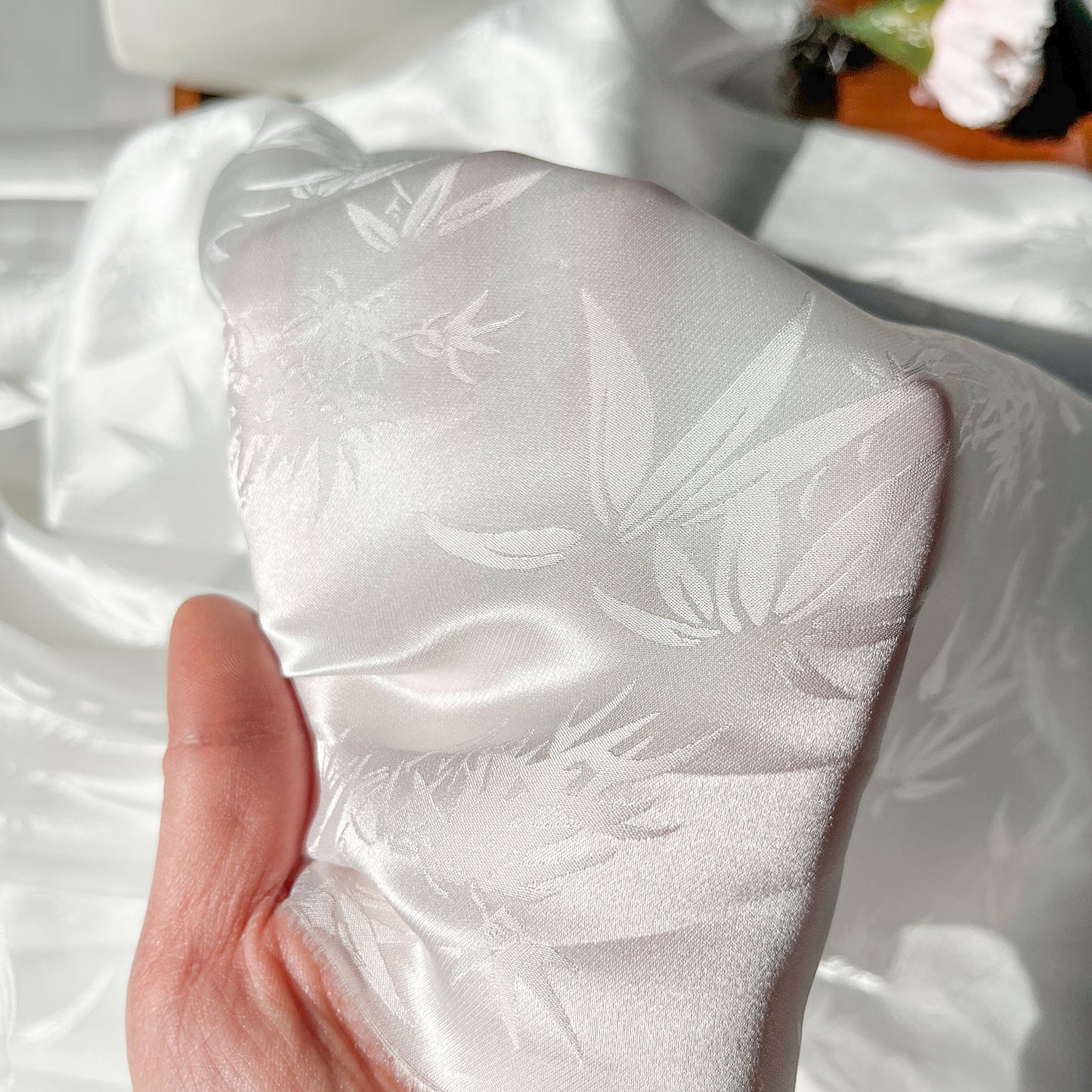 19 Momme Silk Viscose Sangbo Satin Jacquard Weaving Clothing Fabric Dresses Elegant Luxury For Women For Sewing By Meters 140cm