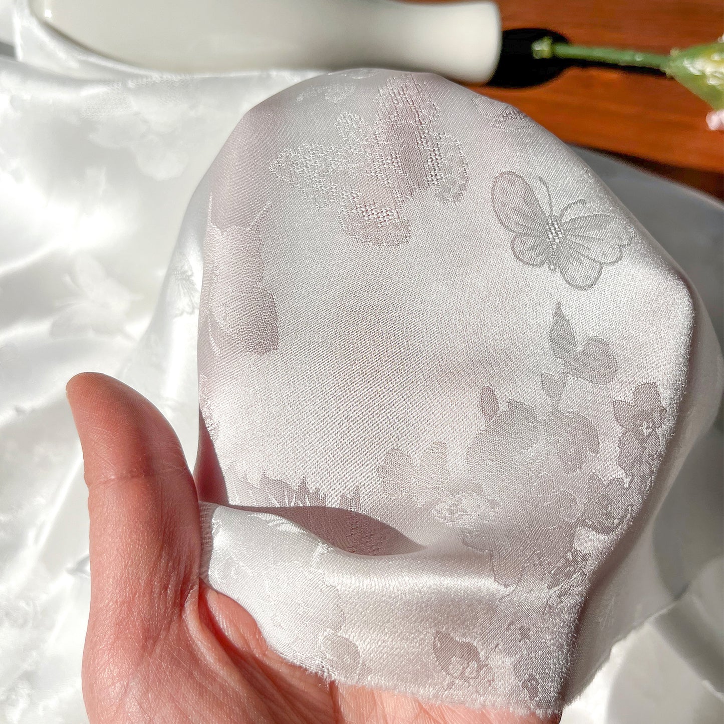 19 Momme Silk Viscose Sangbo Satin Jacquard Weaving Clothing Fabric Dresses Elegant Luxury For Women For Sewing By Meters 140cm