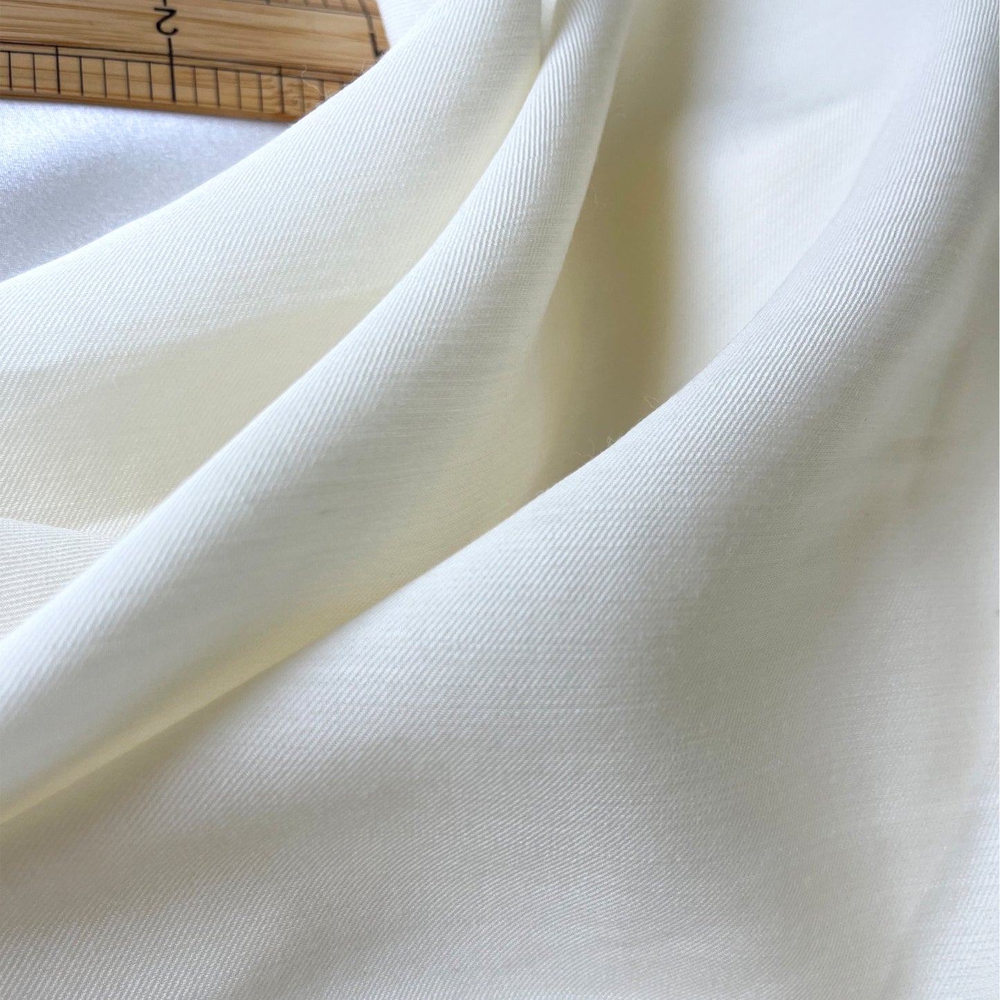 23 Momme Silk Wool Twill Fabric Dresses Elegant Luxury for Women for Sewing By Yards SW23